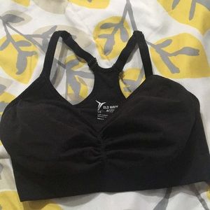 Black old navy sports bra with removable pads